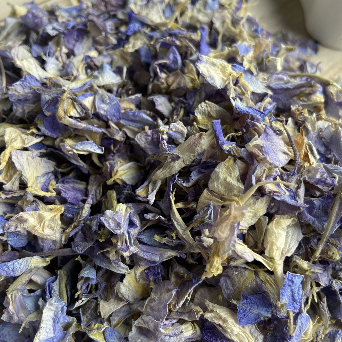 How long does dried petal confetti last? Wedding Confetti Confetti Bee