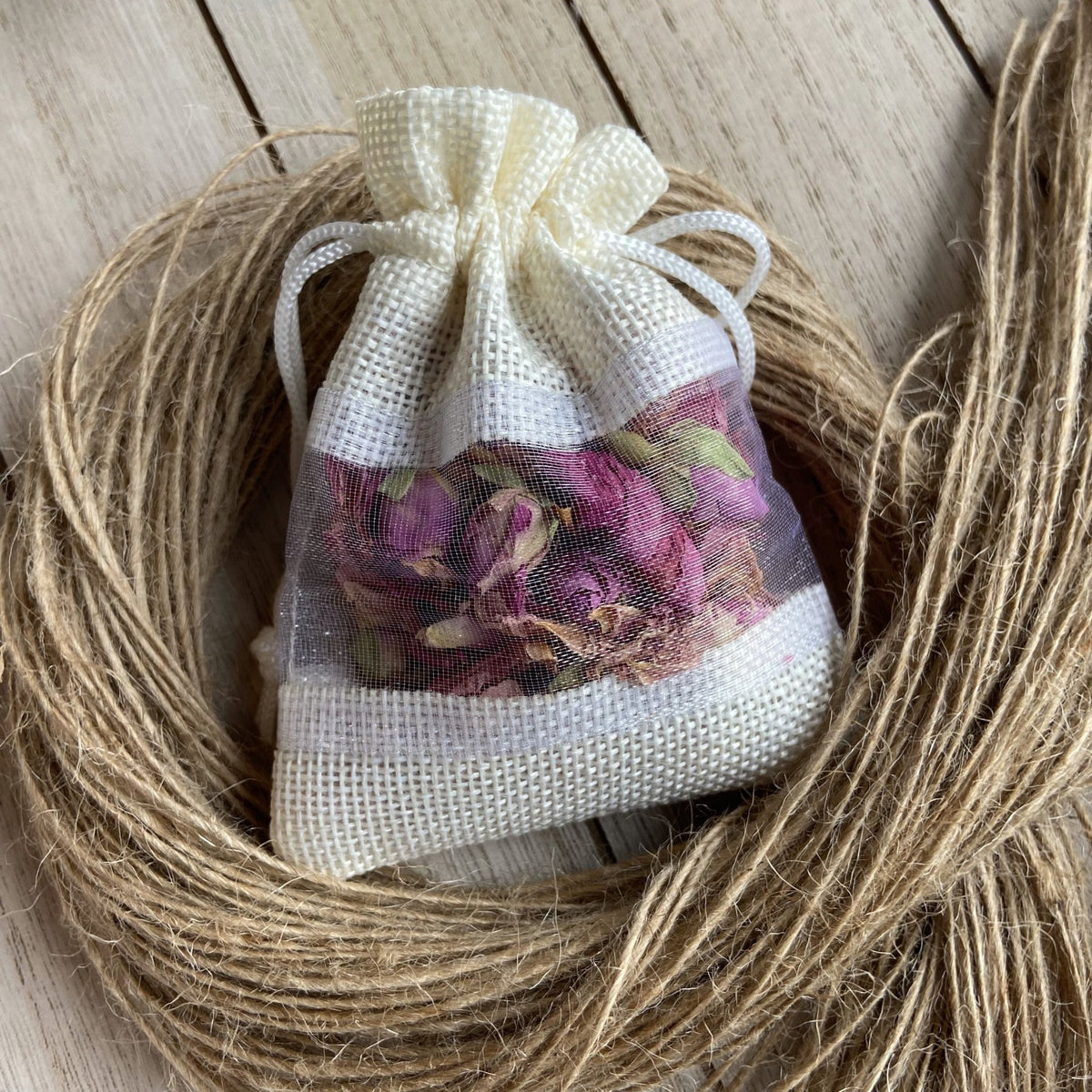 Pre Filled Confetti Hessian Organza Bags Confetti Bags Confetti Bee