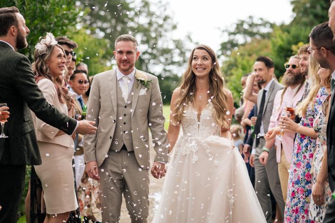 The Ultimate Guide to Wedding Confetti Etiquette: Everything You Need to Know - Confetti Bee
