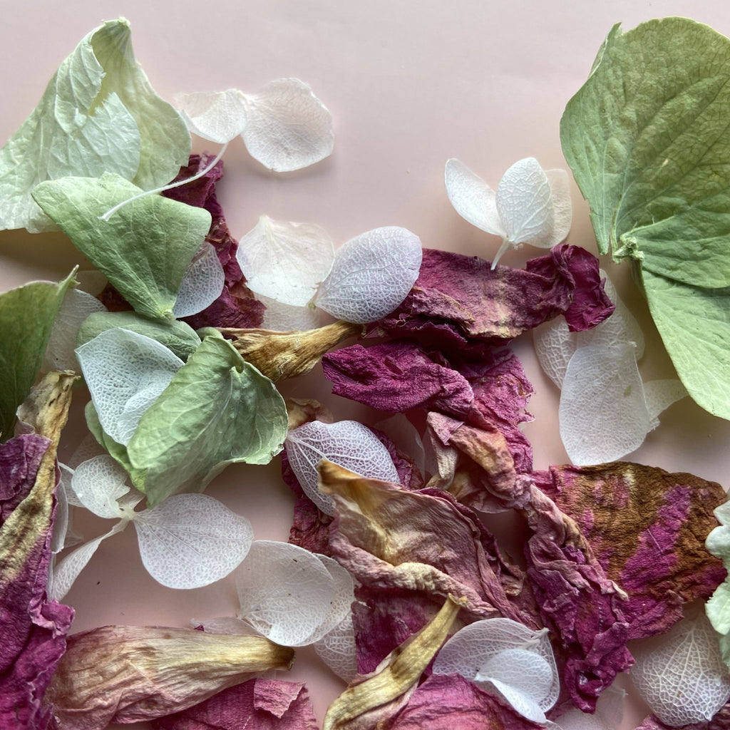 Why UK wedding venues prefer natural petal confetti to alternatives - Confetti Bee