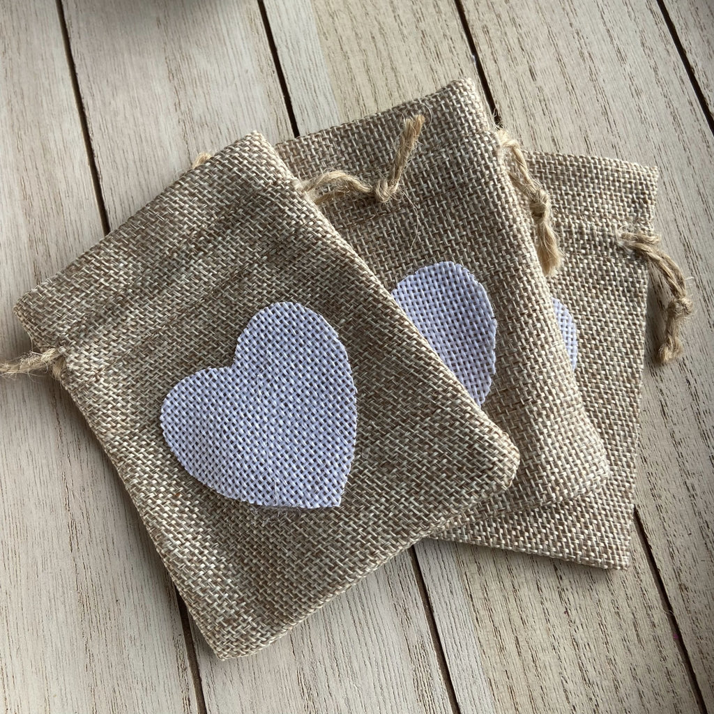 Natural Heart Hessian Confetti Bag - Confetti Bee