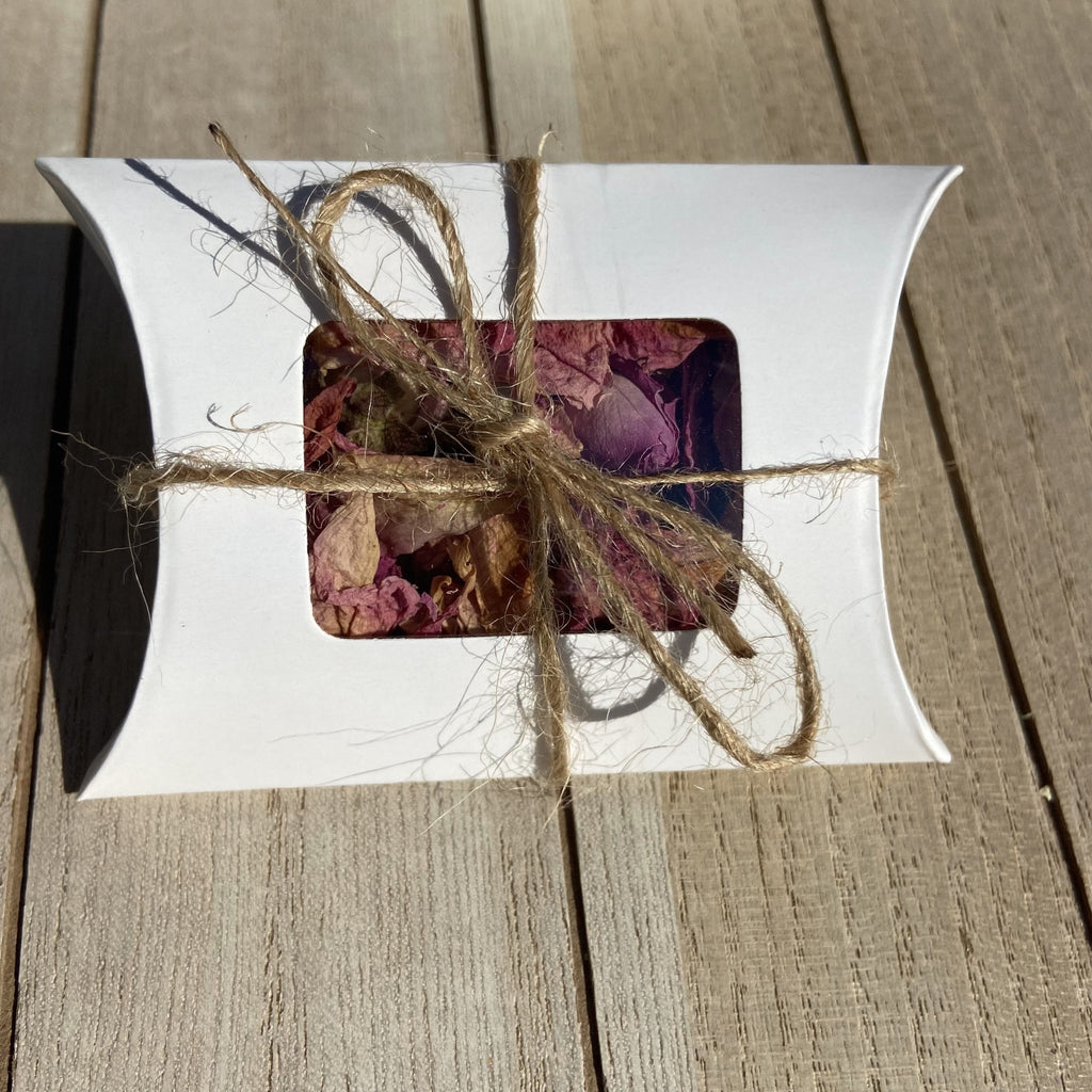 White Pillow Confetti Box With Window - Confetti Bee